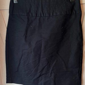 Banana Republic. Size 2. Black Pencil Skirt.